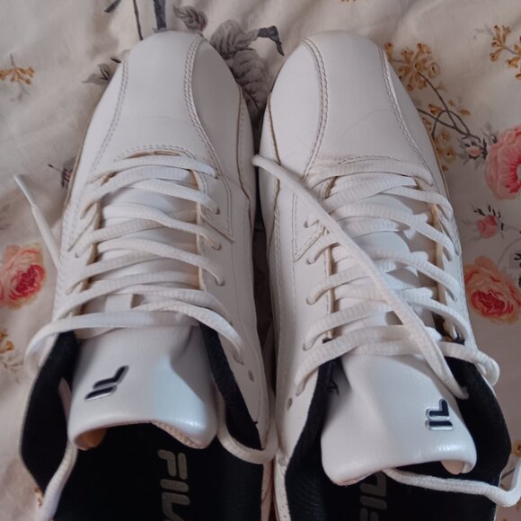 Fila women's 10 EU41.5 vintage white sneakers - Picture 2 of 14